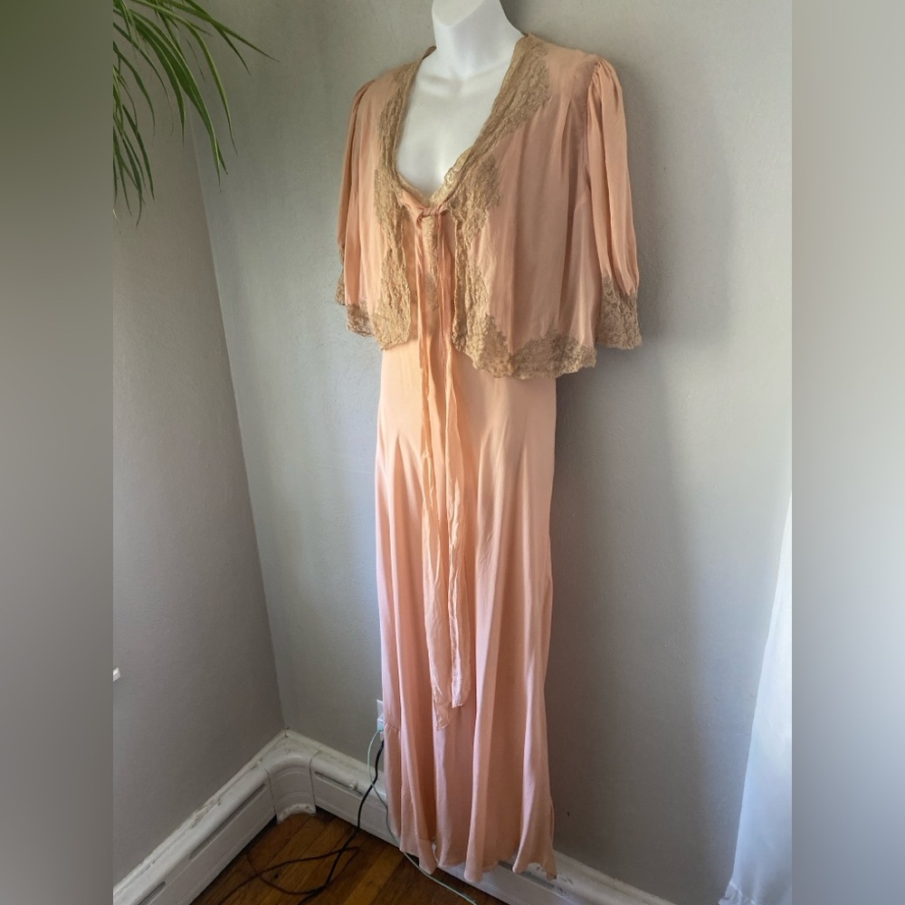 Vintage Peach Silk Chiffon French Lace Negligee Penoir Set